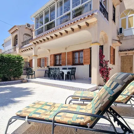2 Bedroom Cozy In Holiday home *