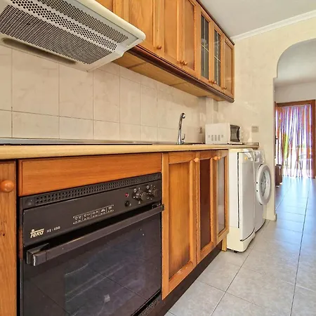 2 Bedroom Cozy In Holiday home